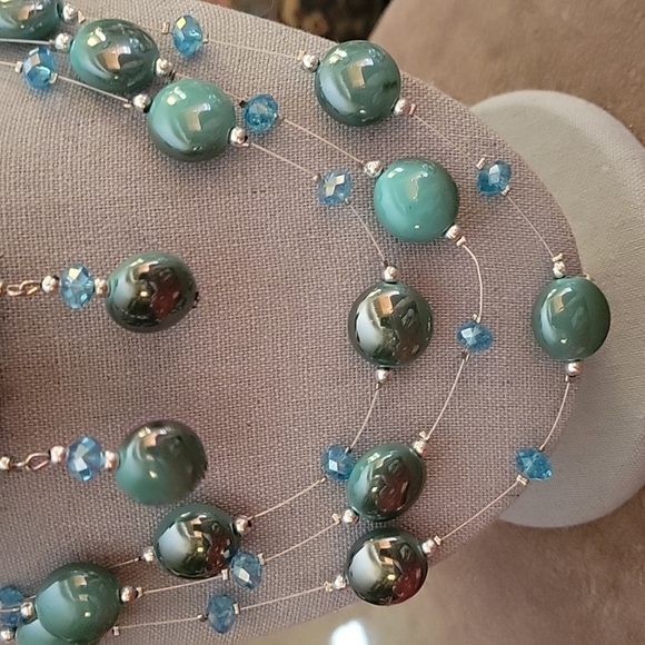 1990s Green Glass Beaded Layered Floating Illusion Station Necklace Earrings Set - Picture 8 of 8